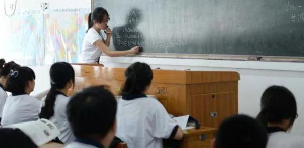 上课把女同桌内裤摸湿 校园惊现不雅行为引发热议 同学们纷纷讨论事件背后的真相与影响