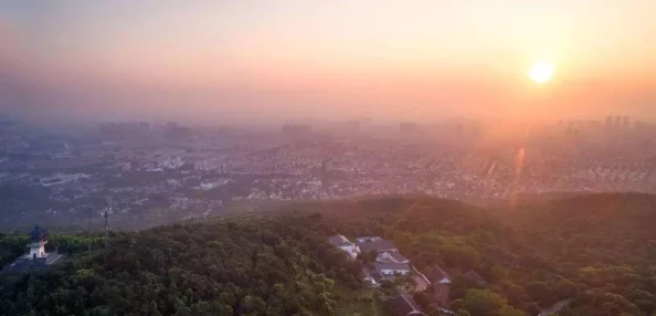 新年春意傲然，CF手游玩家揭秘：爆破胜利广场高效狙击点打法攻略