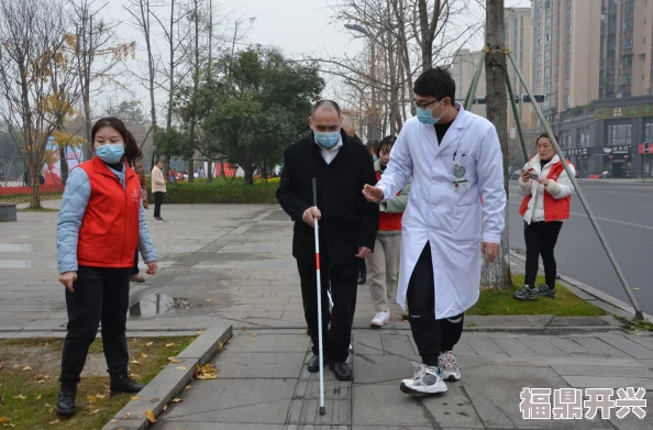 男人猛桶女人下半身原来是按摩师在做专业的腿部放松疗法